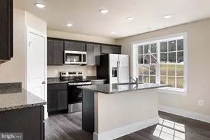 105 Victory Ln, Hedgesville, WV 25427 - Photo 4