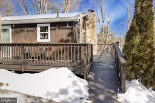 110 Tower Circle, Berkeley Springs, WV 25411 - Photo 4