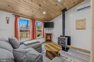 830 Wisteria Ln, Berkeley Springs, WV 25411 - Photo 6