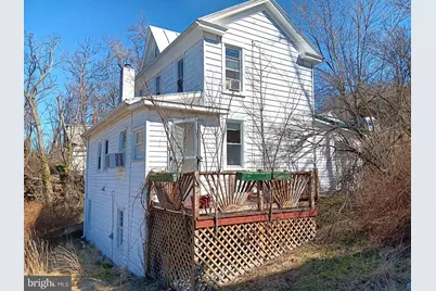 322 S Laurel Avenue, Berkeley Springs, WV 25411 - Photo 6