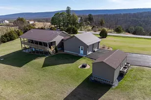 10 Jordan Hollow Ln, Berkeley Springs, WV 25411 - Photo 4