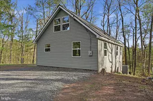 173 Dead End Ln, Berkeley Springs, WV 25411 - Photo 4