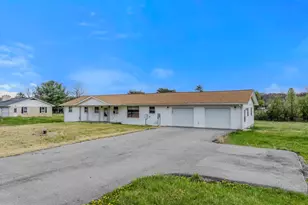 11223 Valley Rd, Berkeley Springs, WV 25411 - Photo 2