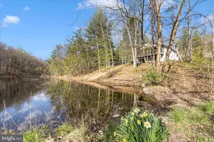 371 Oak Hill Rd, Berkeley Springs, WV 25411 - Photo 2