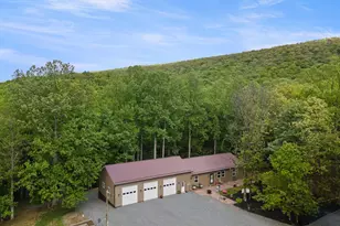 859 Hank Ln, Berkeley Springs, WV 25411 - Photo 2