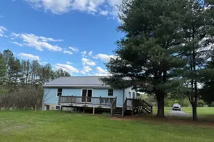 254 Old Mill Manor Dr, Berkeley Springs, WV 25411 - Photo 2
