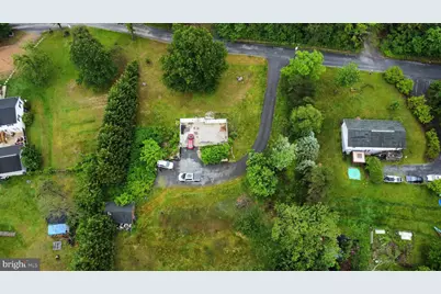 71 Bennett Lane, Berkeley Springs, WV 25411 - Photo 2