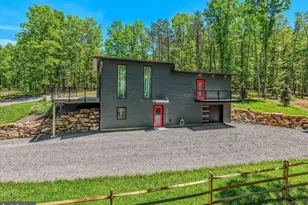 80 Holly Hill Ct, Berkeley Springs, WV 25411 - Photo 2
