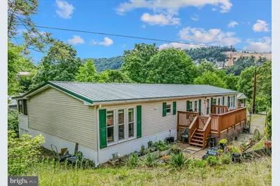 32 Sherrill, Berkeley Springs, WV 25411 - Photo 1