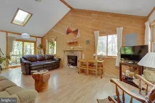 11 S Mountainside Dr, Berkeley Springs, WV 25411 - Photo 8