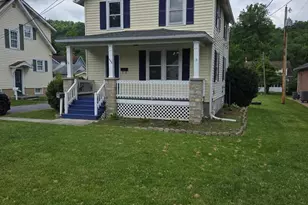 308 S Green St, Berkeley Springs, WV 25411 - Photo 2