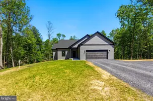 63 Spice Bush Ct, Hedgesville, WV 25427 - Photo 1