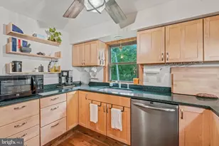 126 Old Mill Manor Ct, Berkeley Springs, WV 25411 - Photo 16