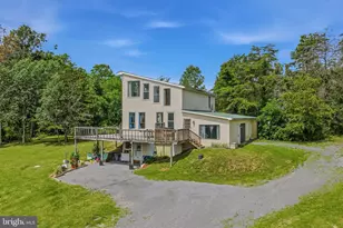 856 Spriggs Rd, Berkeley Springs, WV 25411 - Photo 2