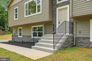 131 Triumph Ln, Hedgesville, WV 25427 - Photo 2