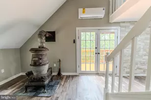 843 Cedar Run Ln, Great Cacapon, WV 25422 - Photo 10