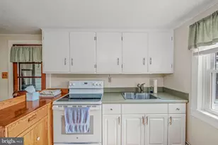 74 Bayberry Ln, Berkeley Springs, WV 25411 - Photo 14
