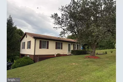 68 Sunset Drive, Berkeley Springs, WV 25411 - Photo 2