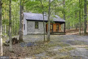389 Rockview Ln, Great Cacapon, WV 25422 - Photo 2