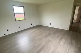 105 4th St, Terra Alta, WV 26764 - Photo 2