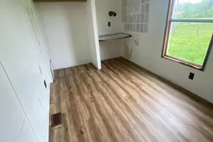 105 4th St, Terra Alta, WV 26764 - Photo 10