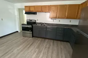 117 E High St, Kingwood, WV 26537 - Photo 4