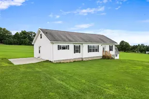 71 Greenwood Ln, Aurora, WV 26705 - Photo 2