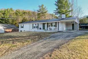 245 Oakwood Estates Rd, Franklin, WV 26807 - Photo 2