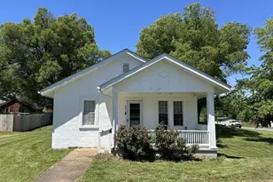 681 Sherwood Ave, Waynesboro, VA 22980 - Photo 1