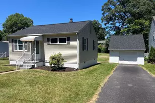 10 Spring Knoll Dr, Pasadena, MD 21122 - Photo 1