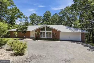 935 Dingle Park Dr, Cumberland, MD 21502 - Photo 1