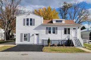 2621 N Snyder Ave, Sparrows Point, MD 21219 - Photo 1