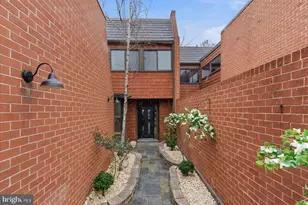 14 Malibu Ct, Towson, MD 21204 - Photo 1