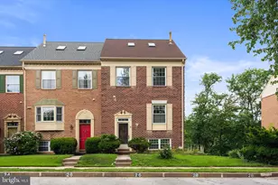 28 Valley Crossing Cir, Cockeysville, MD 21030 - Photo 1