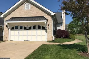 272 Williamsburg Cir, La Plata, MD 20646 - Photo 1