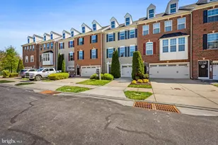 915 Magnolia Blossom Ct, Sykesville, MD 21784 - Photo 1