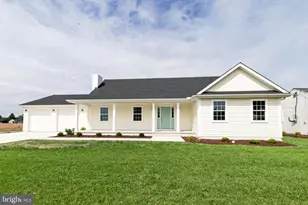 405 Collins Ave, Hurlock, MD 21643 - Photo 1