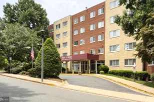 200 N Maple Ave, Falls Church, VA 22046 - Photo 1