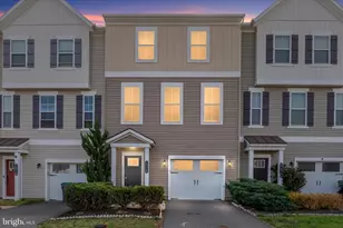 1216 Hudgins Farm Cir, Fredericksburg, VA 22408 - Photo 1