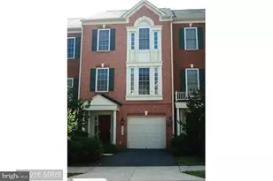 1023 Hotchkiss Pl, Fredericksburg, VA 22401 - Photo 1