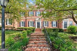 10474 Armstrong St, Fairfax, VA 22030 - Photo 1