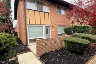 10123 Fair Woods Dr, Fairfax, VA 22030 - Photo 1