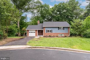 10915 Maple St, Fairfax, VA 22030 - Photo 1