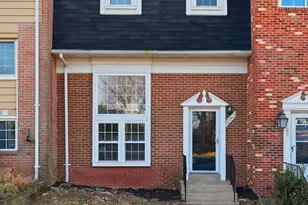 9182 Landgreen St, Manassas, VA 20110 - Photo 1