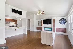 10221 Foxborough Ct, Manassas, VA 20110 - Photo 16