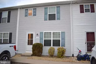 203 Kadies Ln, Edinburg, VA 22824 - Photo 1