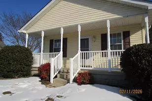 510 Pike St, Strasburg, VA 22657 - Photo 1