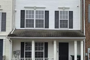 612 Pendleton Ln, Strasburg, VA 22657 - Photo 1