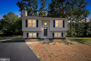 10921 Peach Tree Dr, Fredericksburg, VA 22407 - Photo 1