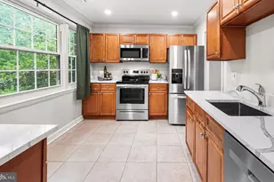 1127 James Madison Cir, Fredericksburg, VA 22405 - Photo 1